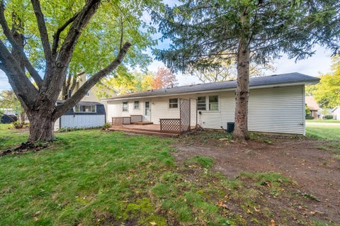 Tiny photo for 1315 Carlisle Avenue, Elk Grove Village, IL 60007 (MLS # 12790656)