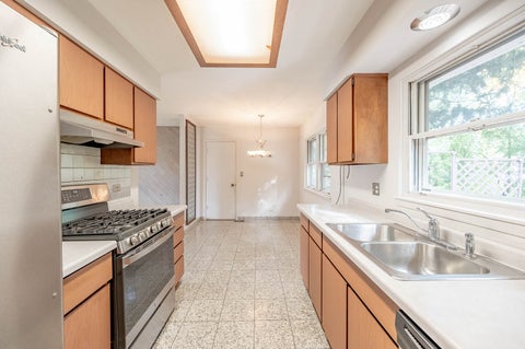 Tiny photo for 1315 Carlisle Avenue, Elk Grove Village, IL 60007 (MLS # 12790656)