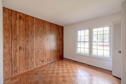 Tiny photo for 1315 Carlisle Avenue, Elk Grove Village, IL 60007 (MLS # 12790656)