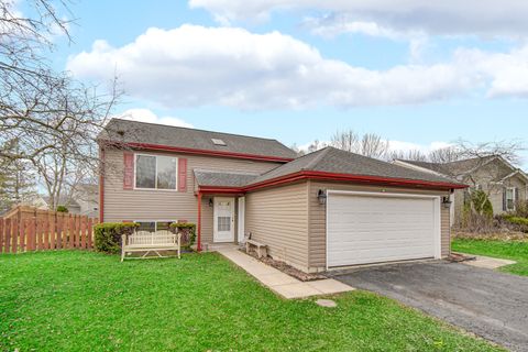 Photo of 911 Wembley Drive, Island Lake, IL 60042 (MLS # 12599187)