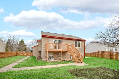 Tiny photo for 911 Wembley Drive, Island Lake, IL 60042 (MLS # 12599187)