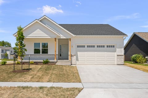 Photo of 4738 W 11TH Street, Davenport, IA 52804 (MLS # QC4267700)