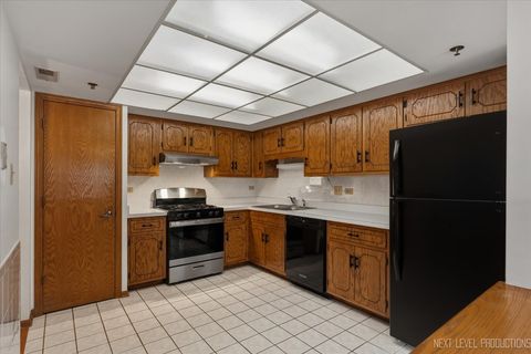 Tiny photo for 9050 Del Prado Drive #1S, Palos Hills, IL 60465 (MLS # 12578273)