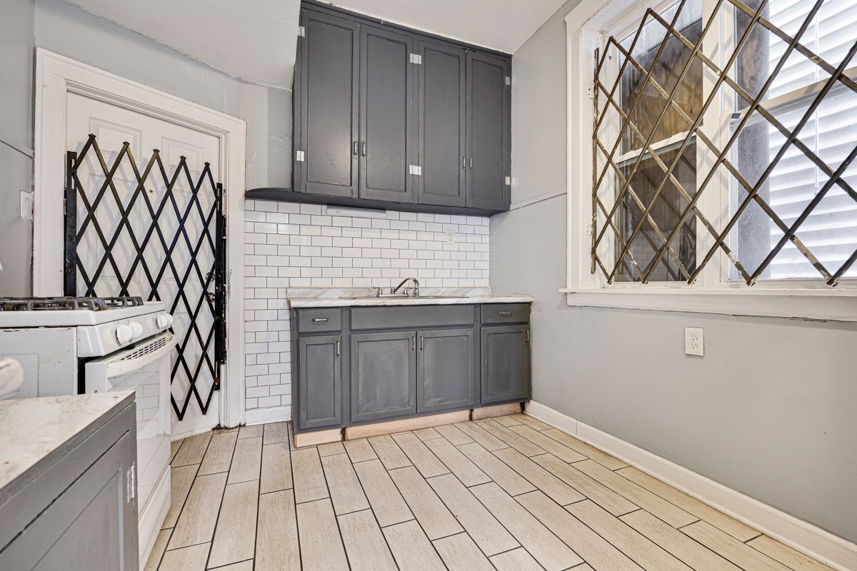 7250 S Langley Avenue