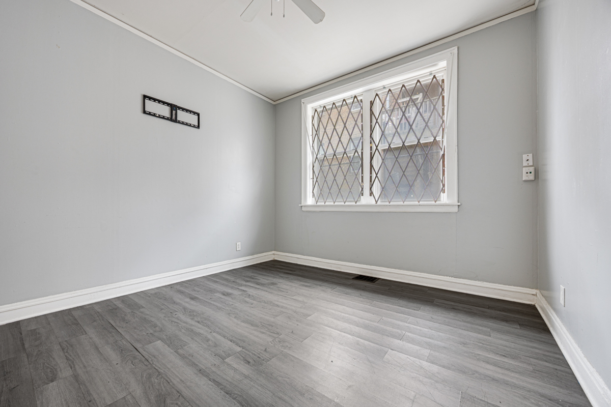 7250 S Langley Avenue