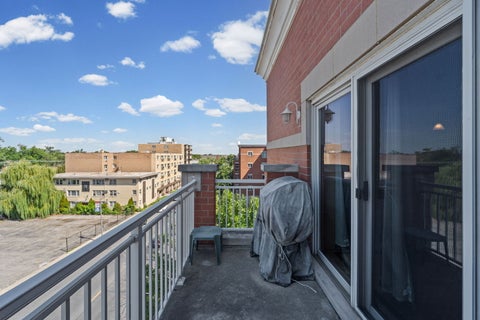Tiny photo for 2919 N Harlem Avenue #503, Chicago, IL 60707 (MLS # 12715174)