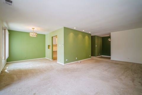 Tiny photo for 1500 Harbour Drive #1D, Wheeling, IL 60090 (MLS # 12428956)
