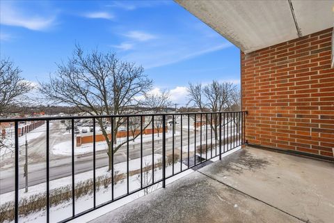 Tiny photo for 255 S West Avenue S #413, Elmhurst, IL 60126 (MLS # 12547936)