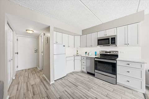 Tiny photo for 255 S West Avenue S #413, Elmhurst, IL 60126 (MLS # 12547936)