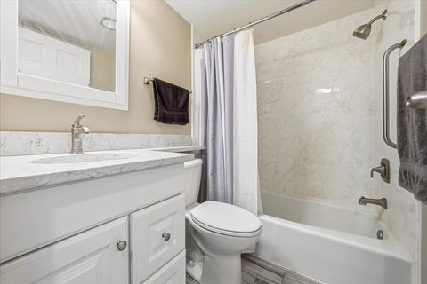 Tiny photo for 255 S West Avenue S #413, Elmhurst, IL 60126 (MLS # 12547936)