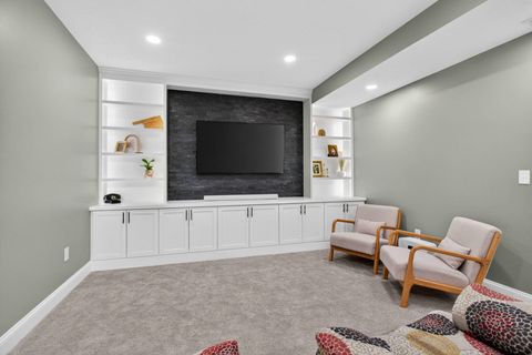 Tiny photo for 5882 Vanderginst Court, Bettendorf, IA 52722 (MLS # 12661783)