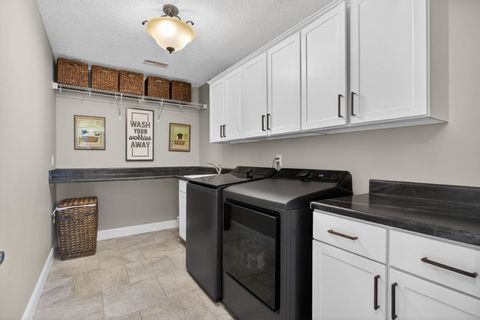 Tiny photo for 5882 Vanderginst Court, Bettendorf, IA 52722 (MLS # 12661783)