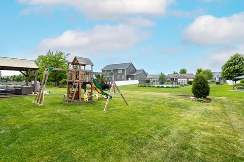 Tiny photo for 5882 Vanderginst Court, Bettendorf, IA 52722 (MLS # 12661783)