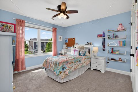 Tiny photo for 5882 Vanderginst Court, Bettendorf, IA 52722 (MLS # 12661783)