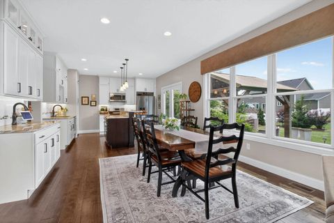 Tiny photo for 5882 Vanderginst Court, Bettendorf, IA 52722 (MLS # 12661783)