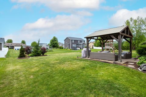 Tiny photo for 5882 Vanderginst Court, Bettendorf, IA 52722 (MLS # 12661783)