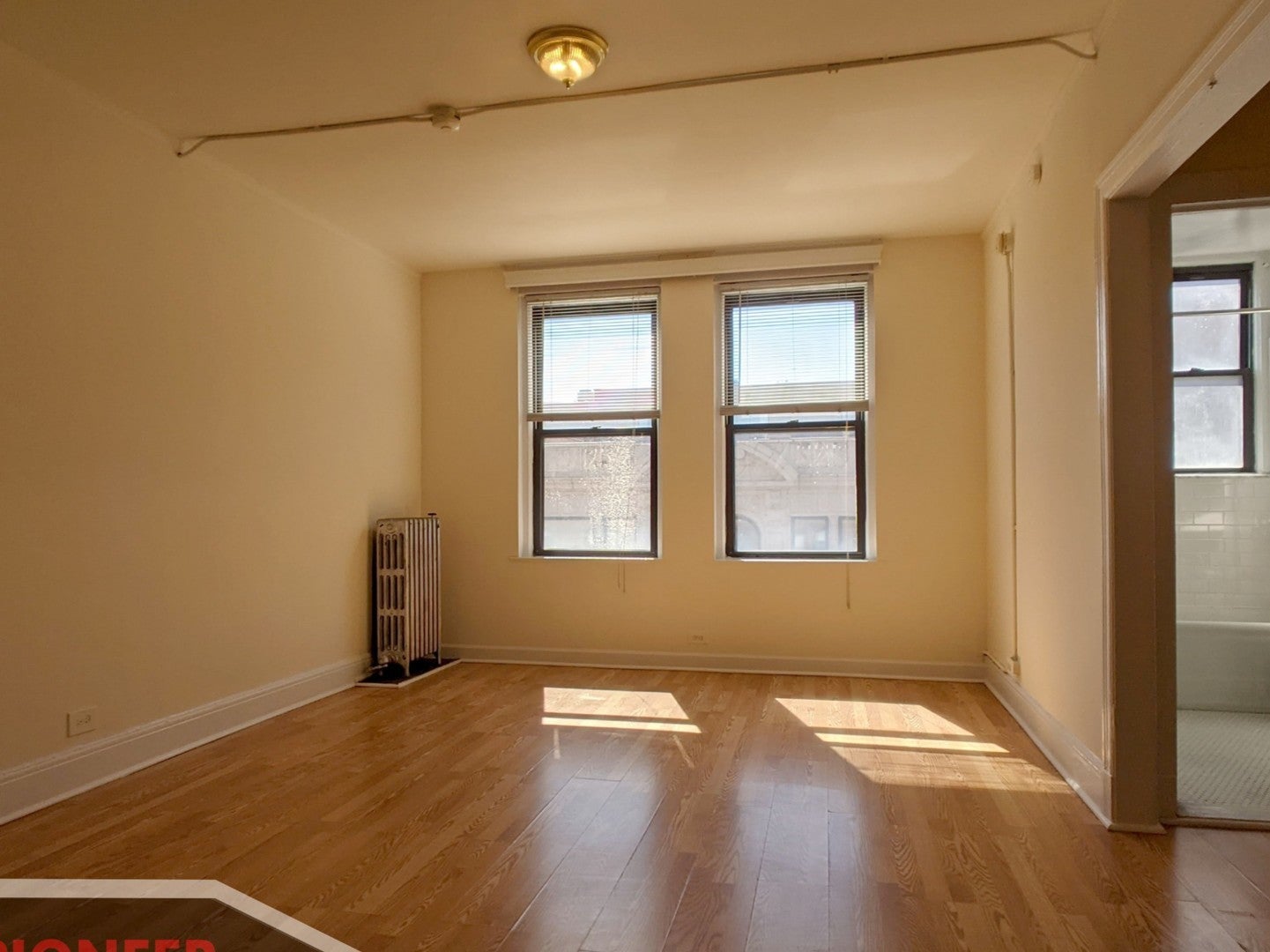 3335 W Diversey Avenue 207