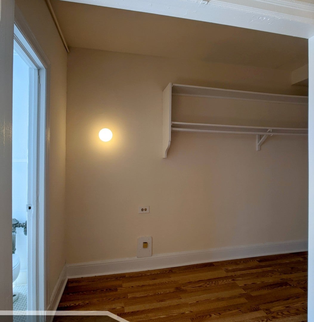 3335 W Diversey Avenue 207