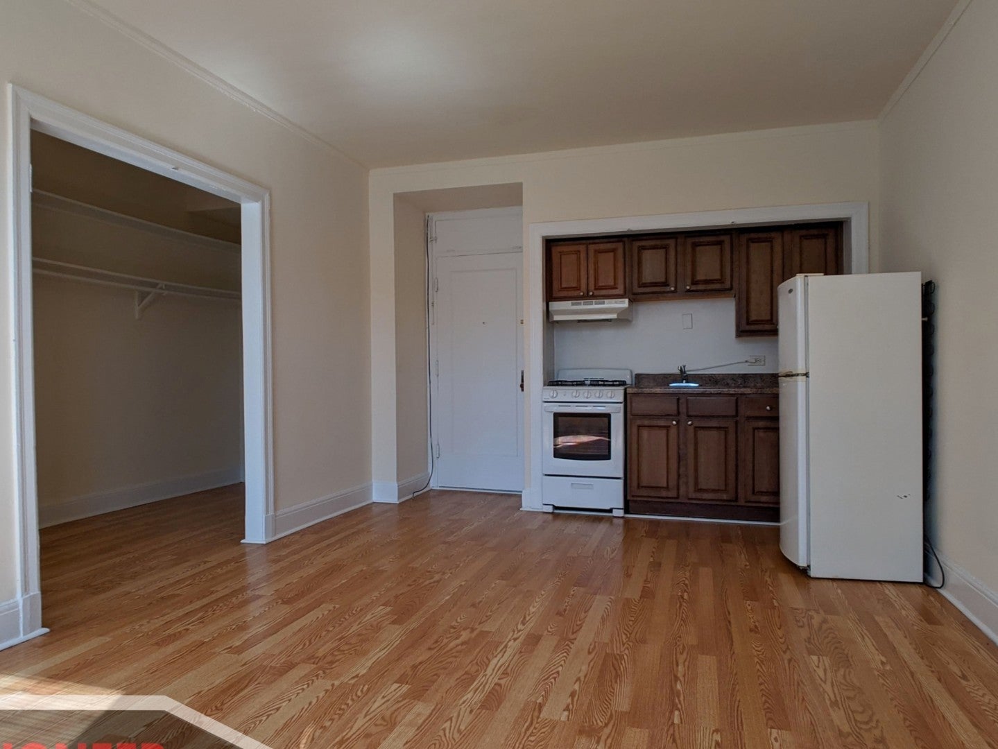 3335 W Diversey Avenue 207