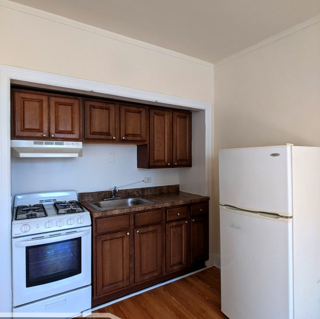 3335 W Diversey Avenue 207