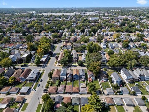 Tiny photo for 1341 Kenilworth Avenue, Berwyn, IL 60402 (MLS # 12493034)