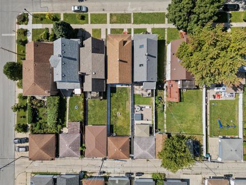 Tiny photo for 1341 Kenilworth Avenue, Berwyn, IL 60402 (MLS # 12493034)