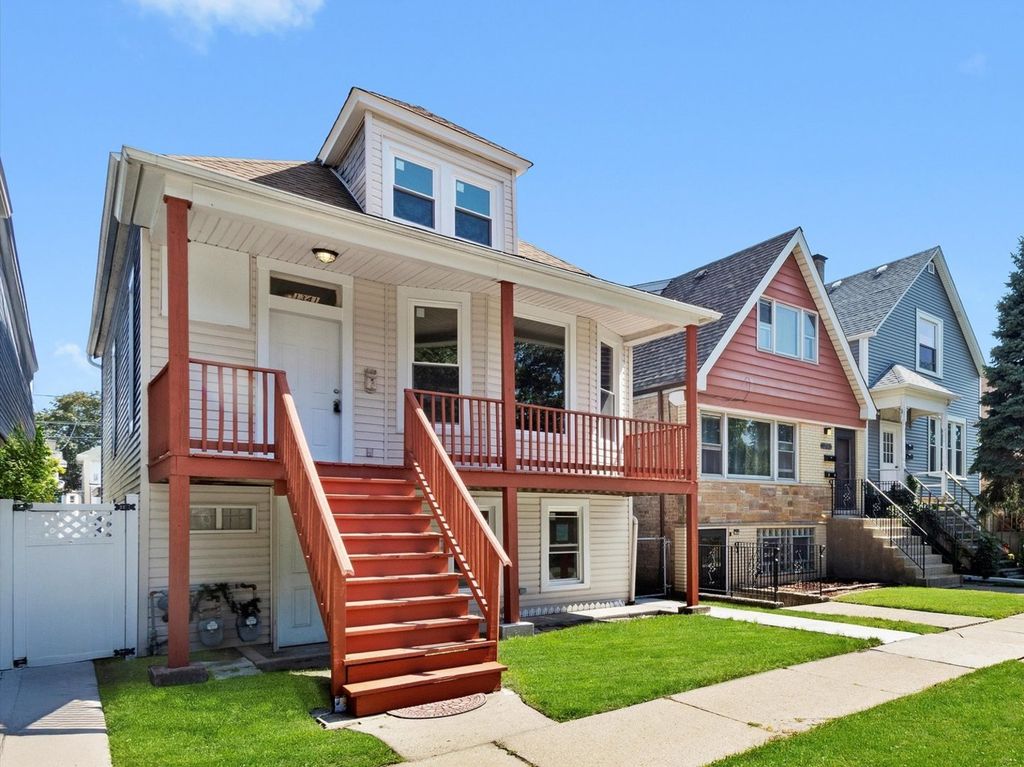 Photo for 1341 Kenilworth Avenue, Berwyn, IL 60402 (MLS # 12493034)