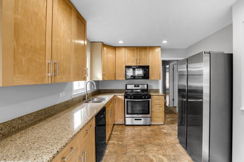 Tiny photo for 2849 W Fletcher Street, Chicago, IL 60618 (MLS # 12578944)