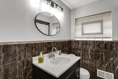 Tiny photo for 2849 W Fletcher Street, Chicago, IL 60618 (MLS # 12578944)