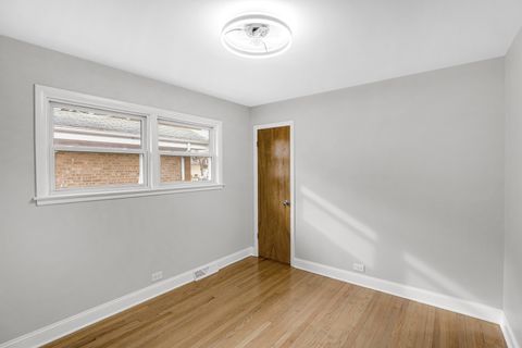 Tiny photo for 2849 W Fletcher Street, Chicago, IL 60618 (MLS # 12578944)