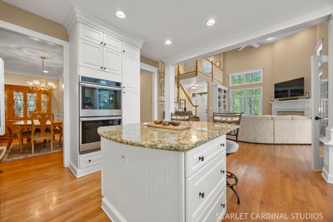 Tiny photo for 1028 Crestwood Circle, St. Charles, IL 60175 (MLS # 12653684)
