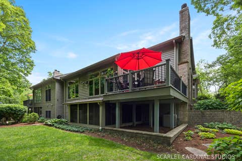 Tiny photo for 1028 Crestwood Circle, St. Charles, IL 60175 (MLS # 12653684)