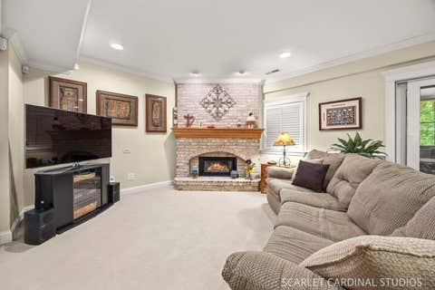 Tiny photo for 1028 Crestwood Circle, St. Charles, IL 60175 (MLS # 12653684)