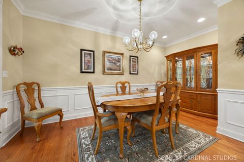 Tiny photo for 1028 Crestwood Circle, St. Charles, IL 60175 (MLS # 12653684)