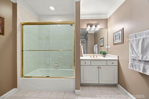 Tiny photo for 1028 Crestwood Circle, St. Charles, IL 60175 (MLS # 12653684)