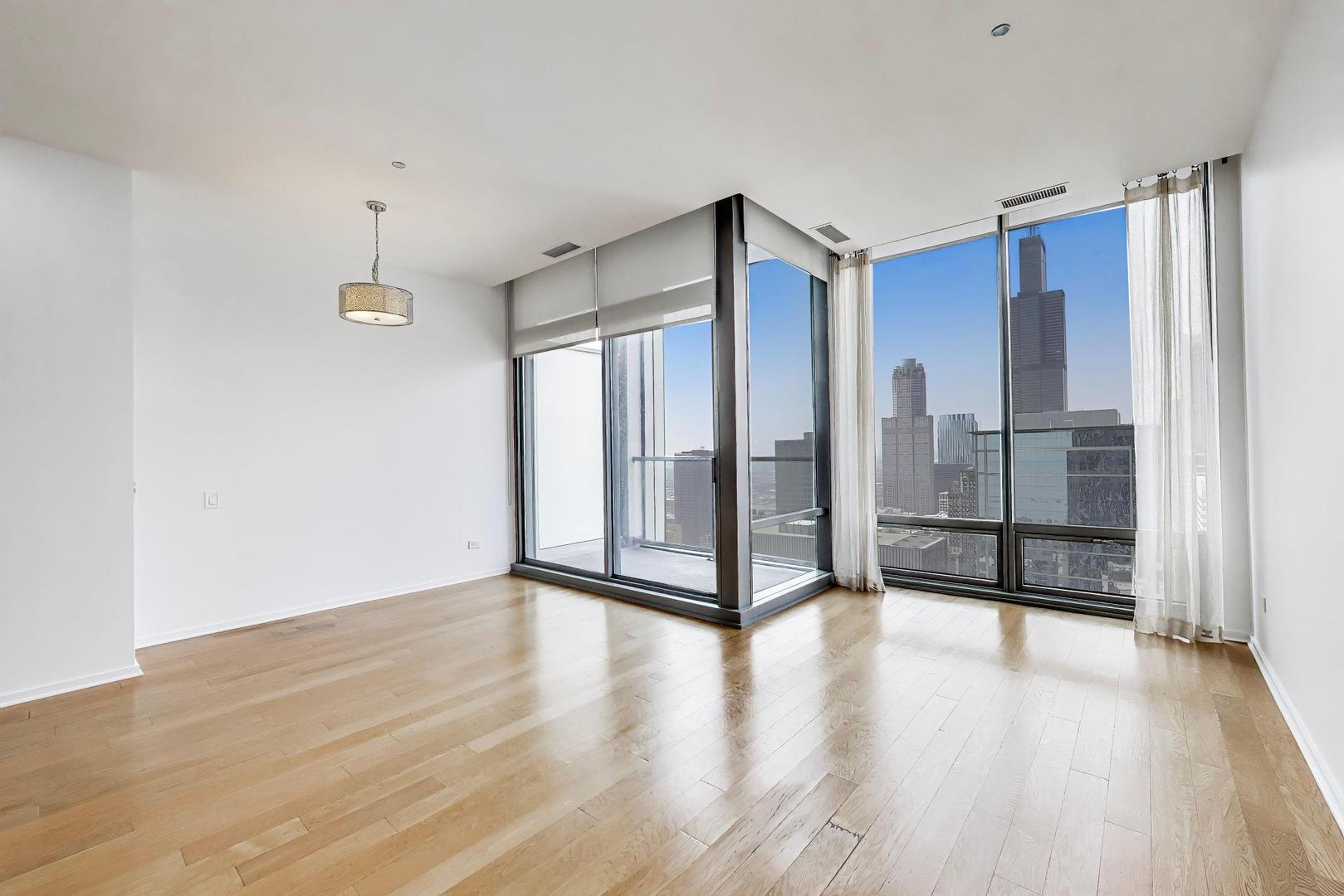 65 E Monroe Street 4710