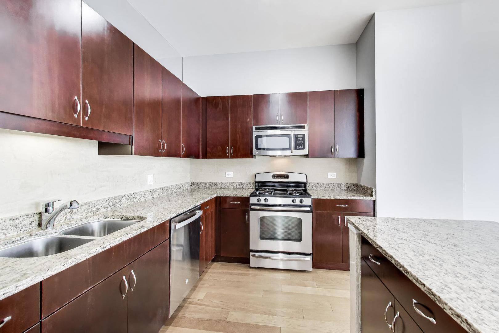 65 E Monroe Street 4710