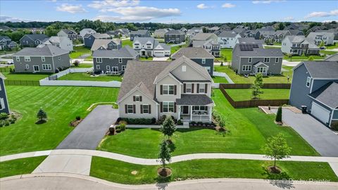 Photo of 801 Marlisle Lane N, Elgin, IL 60124 (MLS # 12453828)