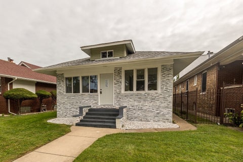 Tiny photo for 7617 S Crandon Avenue, Chicago, IL 60649 (MLS # 12794050)