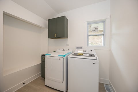 Tiny photo for 7617 S Crandon Avenue, Chicago, IL 60649 (MLS # 12794050)