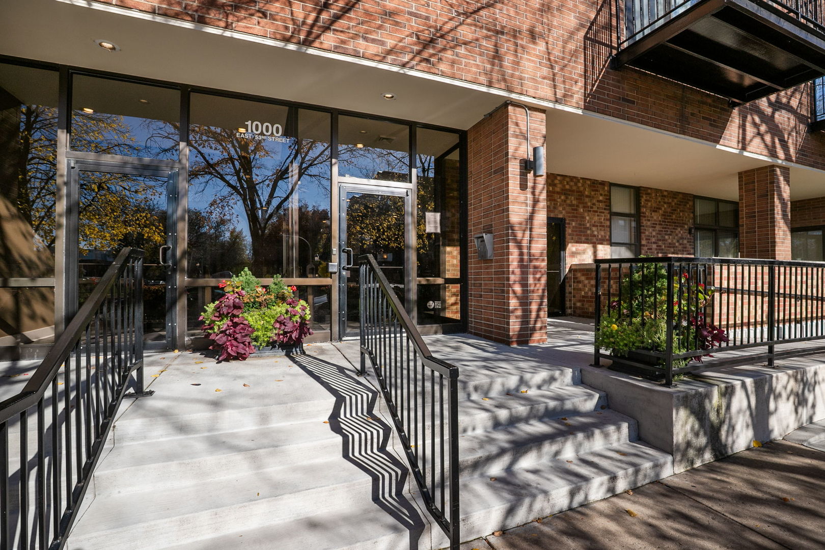 1000 E 53rd Street 219