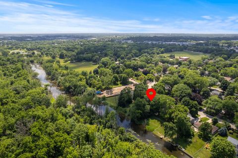 Tiny photo for 614 Riverside Drive, Libertyville, IL 60048 (MLS # 12432242)