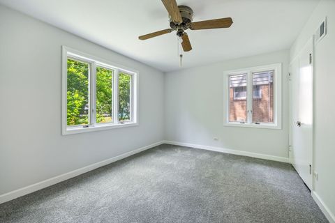 Tiny photo for 614 Riverside Drive, Libertyville, IL 60048 (MLS # 12432242)