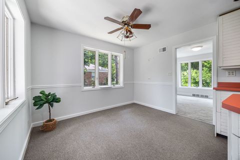 Tiny photo for 614 Riverside Drive, Libertyville, IL 60048 (MLS # 12432242)