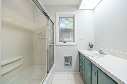 Tiny photo for 614 Riverside Drive, Libertyville, IL 60048 (MLS # 12432242)