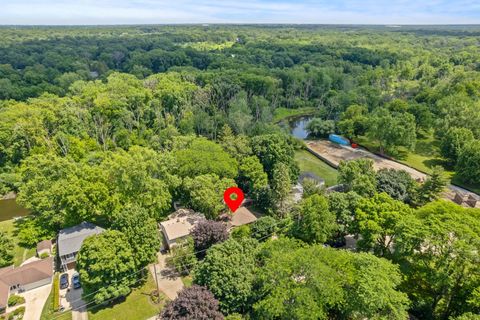 Tiny photo for 614 Riverside Drive, Libertyville, IL 60048 (MLS # 12432242)