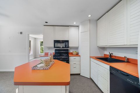Tiny photo for 614 Riverside Drive, Libertyville, IL 60048 (MLS # 12432242)