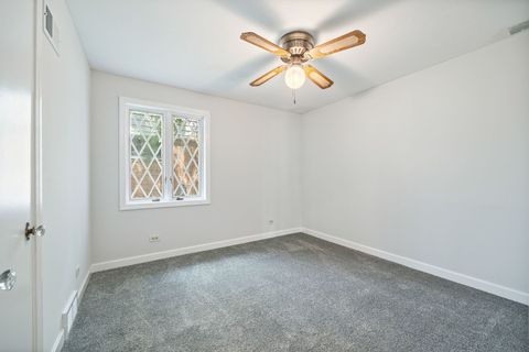 Tiny photo for 614 Riverside Drive, Libertyville, IL 60048 (MLS # 12432242)