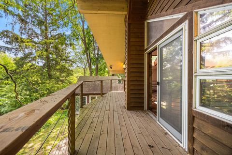 Tiny photo for 614 Riverside Drive, Libertyville, IL 60048 (MLS # 12432242)