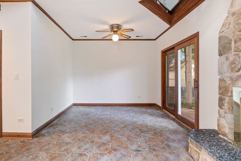 Tiny photo for 614 Riverside Drive, Libertyville, IL 60048 (MLS # 12432242)